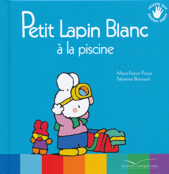 Petit Lapin Blanc a la piscine